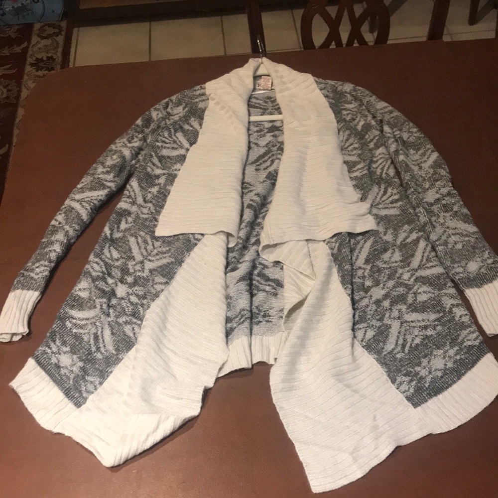 Mudd Charcoal & Cream Aztec Wrap sweater